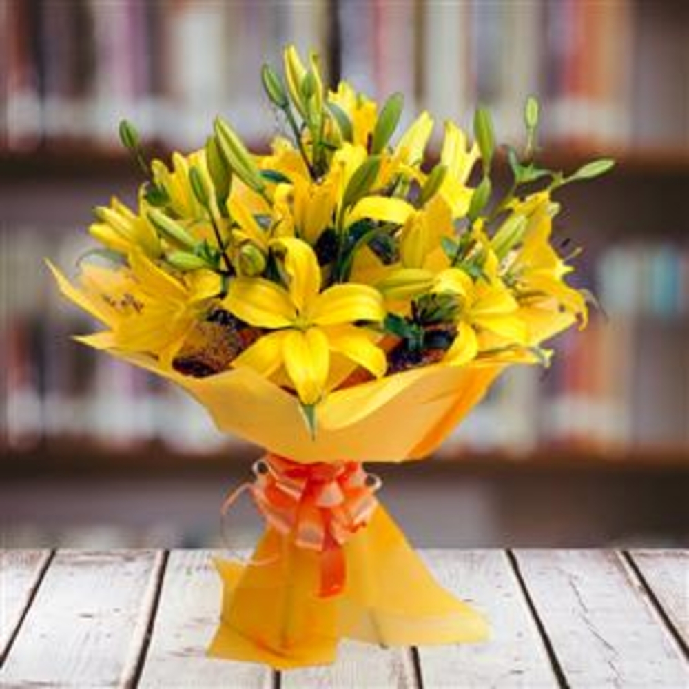 10 Beautiful Yellow Lilies 